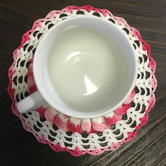 Japanese Porcelain Tea For One Lily Teapot with Cup - Picture 9 of 13